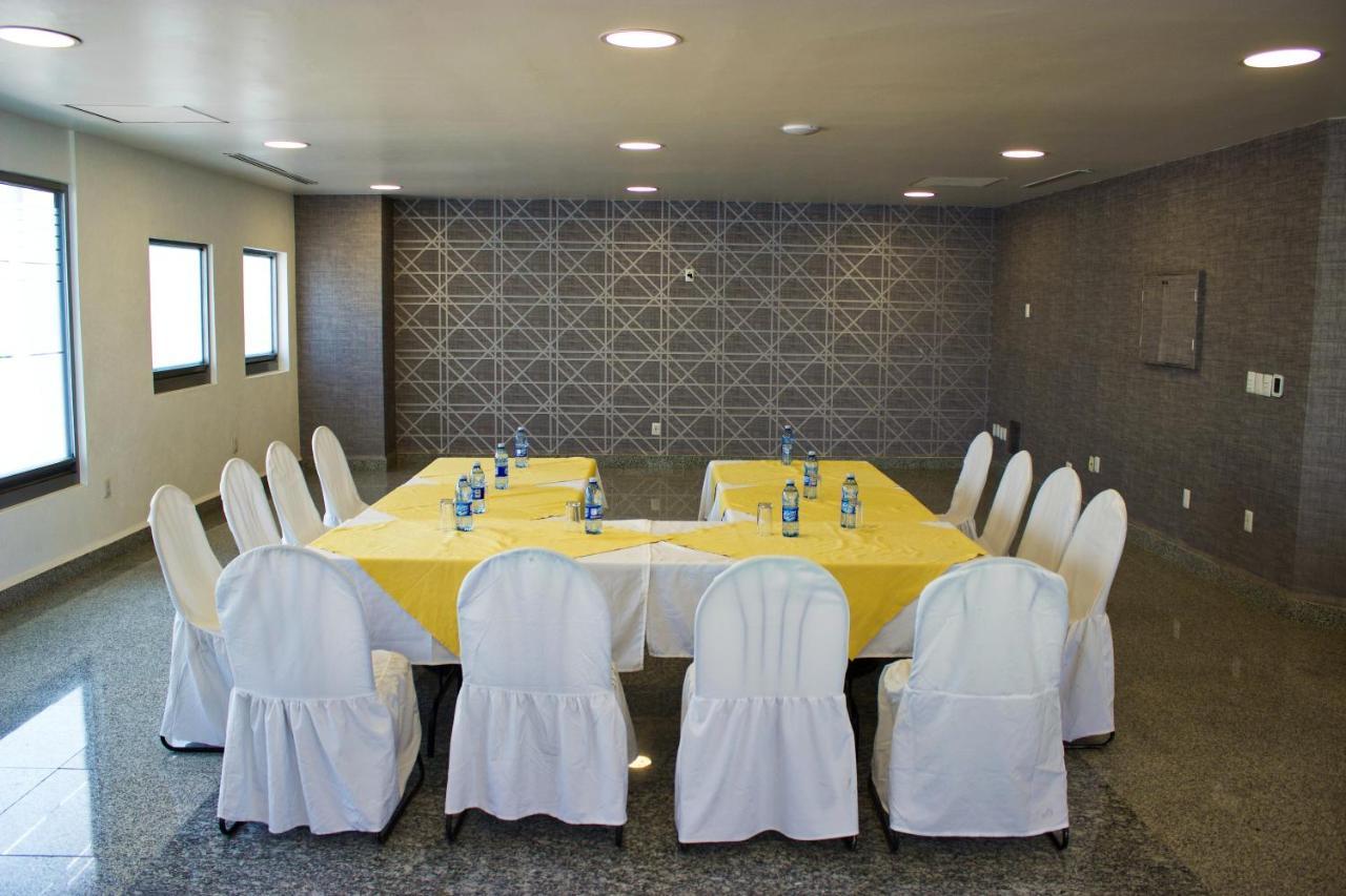 San Juan Park Hotel San Juan del Rio Exterior photo Meeting room