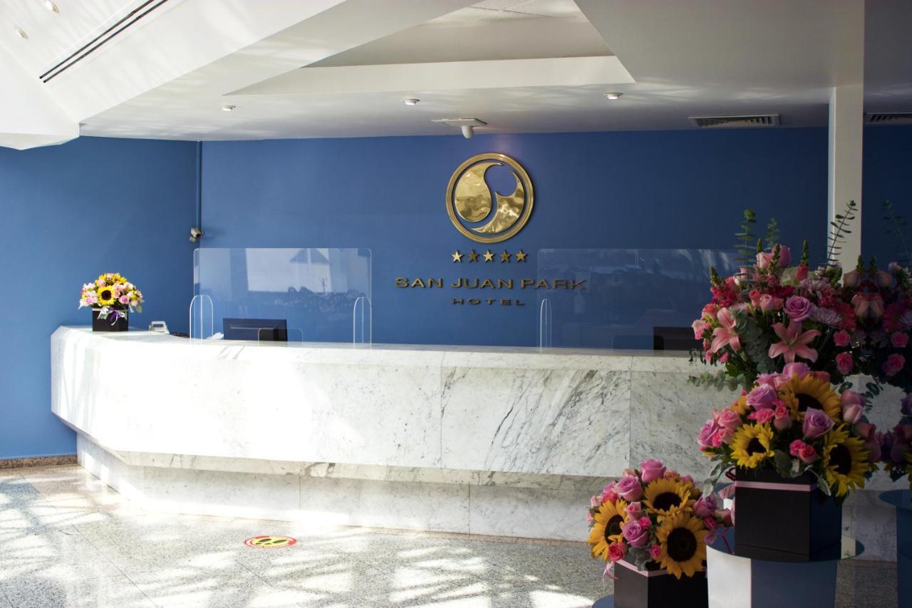 San Juan Park Hotel San Juan del Rio Exterior photo Reception desk
